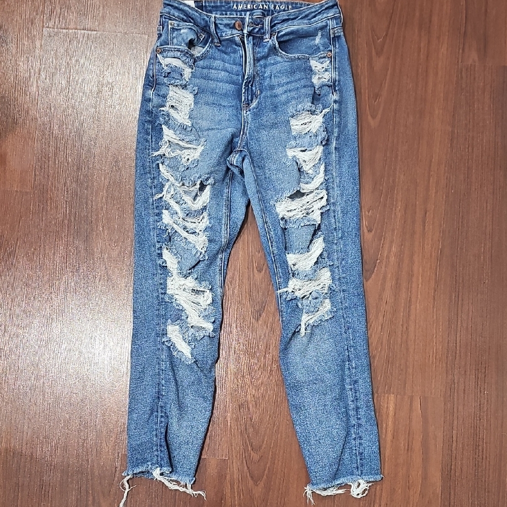 American Eagle Outfitters Women's Ripped Blue Jeans